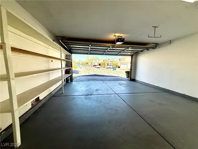 $2,900 | 10001 Coral Sands Drive, Las Vegas, NV 89117