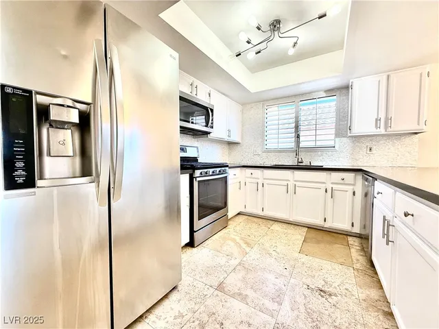 $2,900 | 10001 Coral Sands Drive, Las Vegas, NV 89117