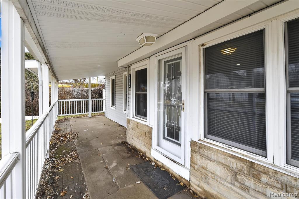 12751 Jones Street Carleton, MI 48117 - Photo 8 of 41