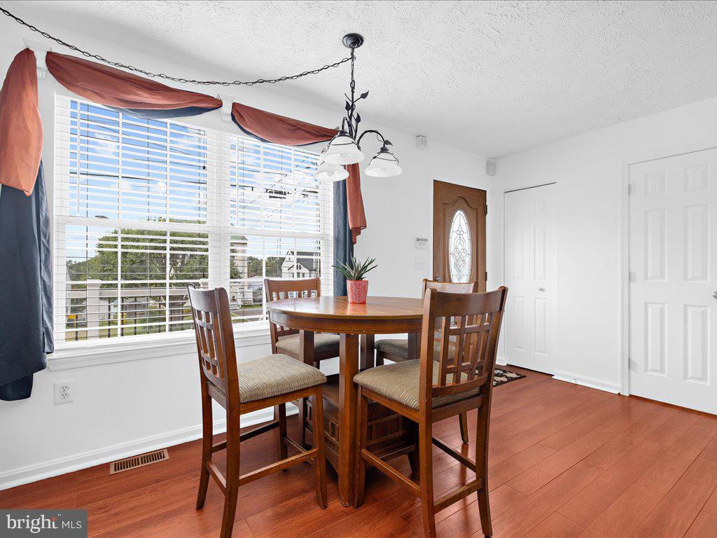 305 Cloverhill Road Pasadena, MD 21122 - Photo 11 of 46 Gallery Image 11
