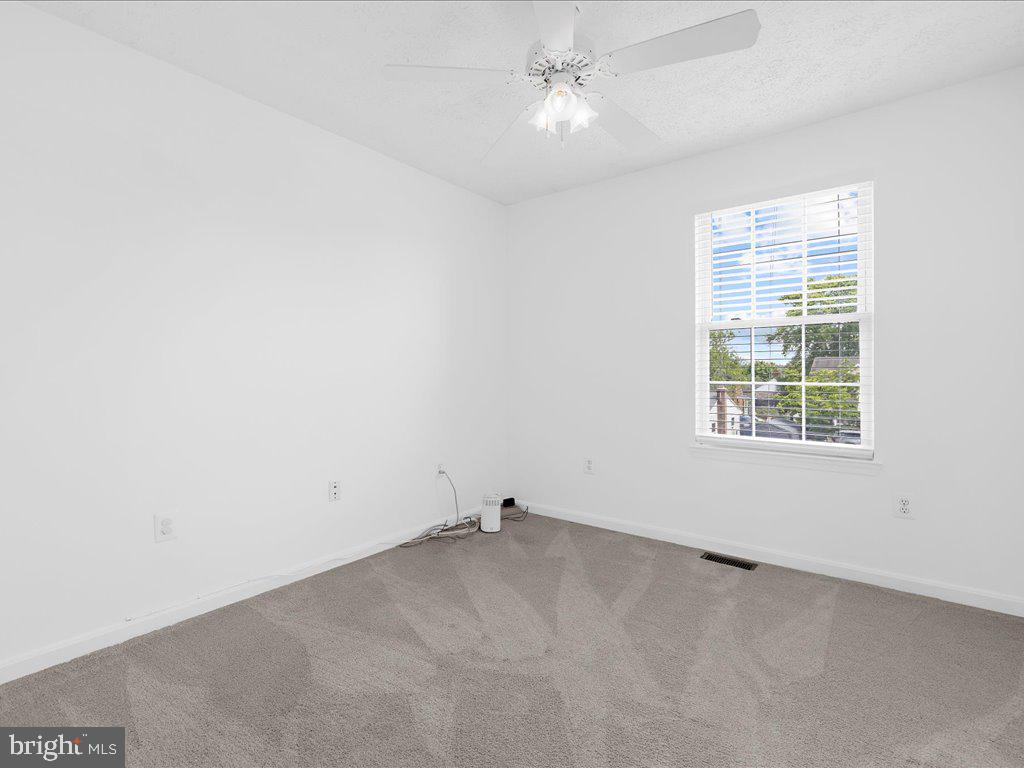 305 Cloverhill Road Pasadena, MD 21122 - Photo 16 of 46 Gallery Image 16