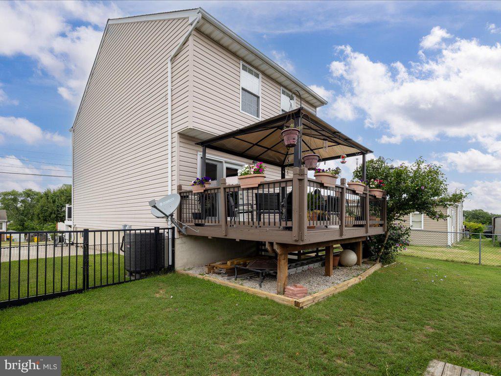 305 Cloverhill Road Pasadena, MD 21122 - Photo 37 of 46 Gallery Image 37
