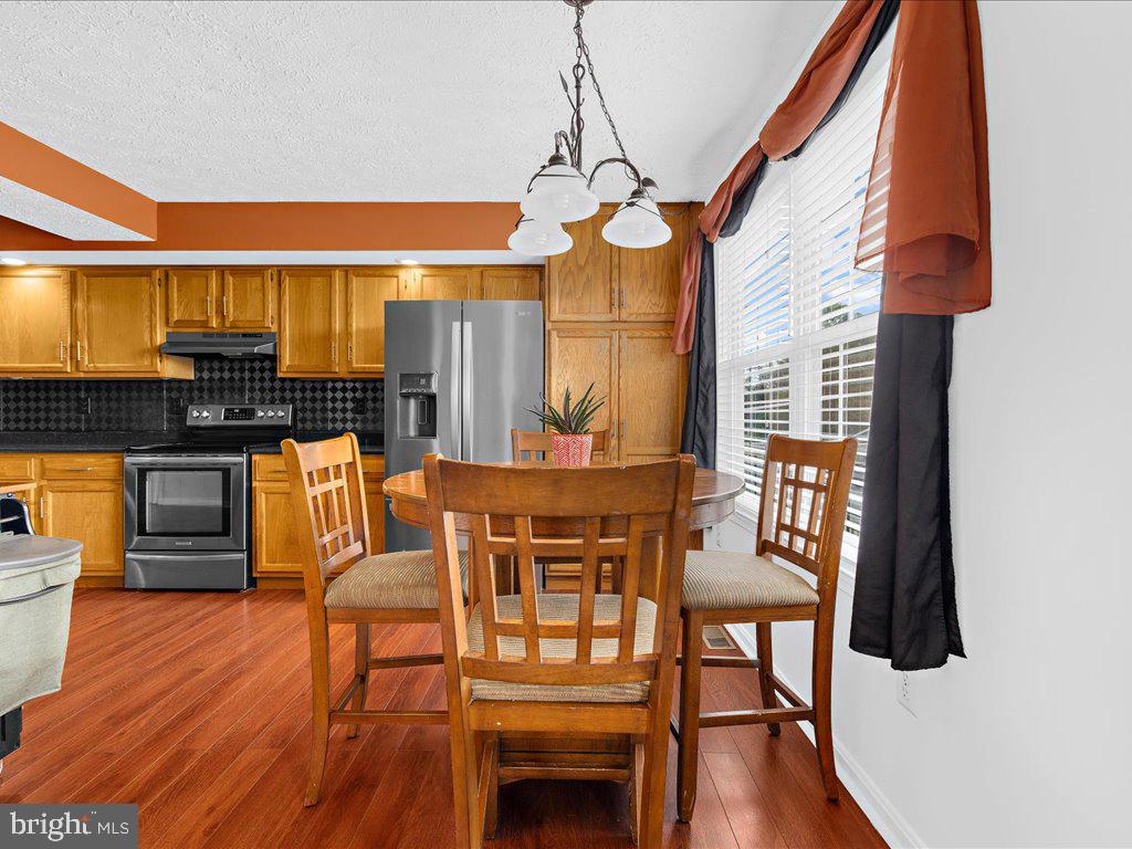 305 Cloverhill Road Pasadena, MD 21122 - Photo 4 of 46 Gallery Image 4
