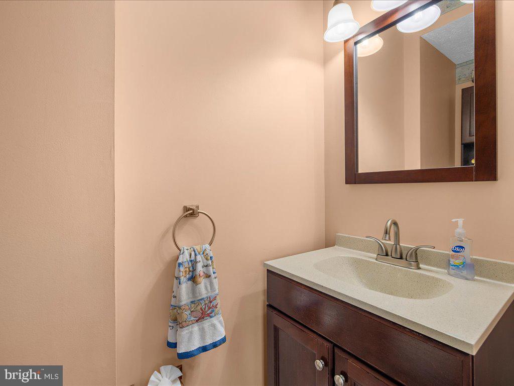 305 Cloverhill Road Pasadena, MD 21122 - Photo 6 of 46 Gallery Image 6