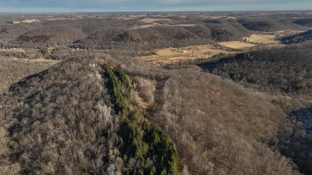 $849,900 | 58694 Oak Grove Ridge Road, Eastman, WI 54626