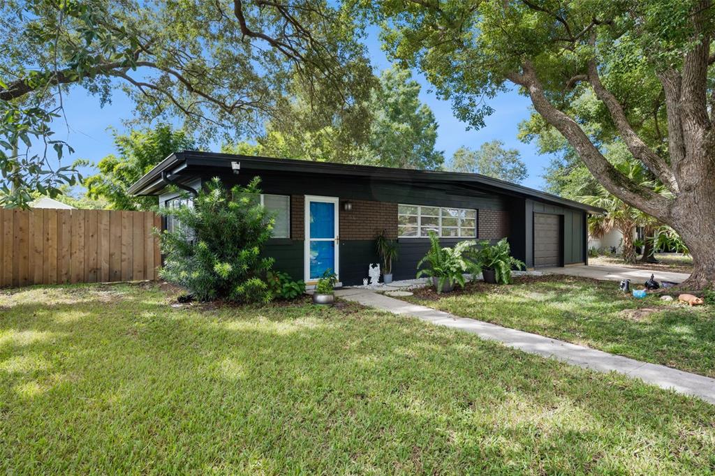 2626 Ambergate Road Winter Park, FL 32792 - Photo 2 of 20 Gallery Image 2