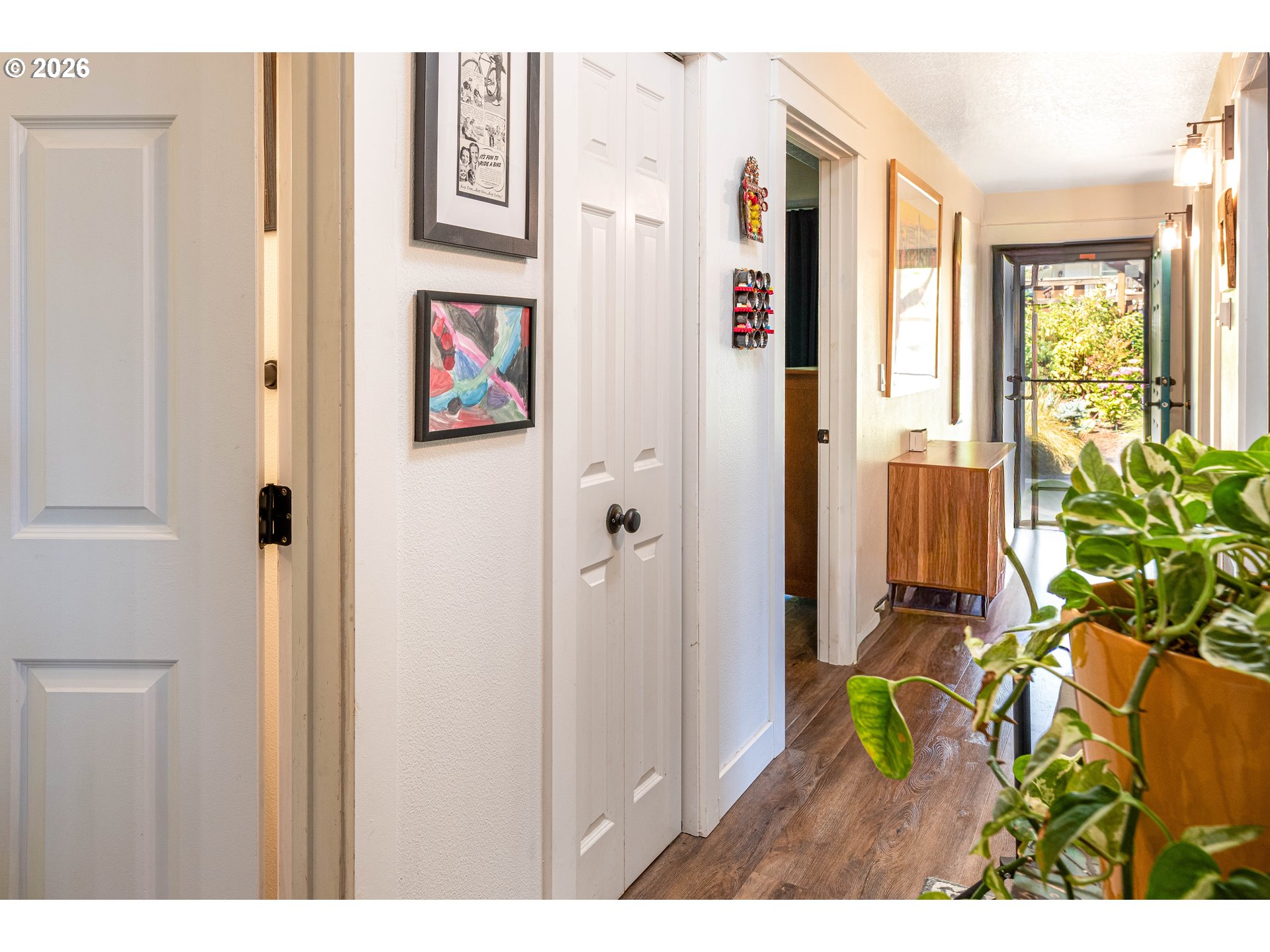 510 South 6th Street Springfield, OR 97477 - Photo 21 of 39 Hallway