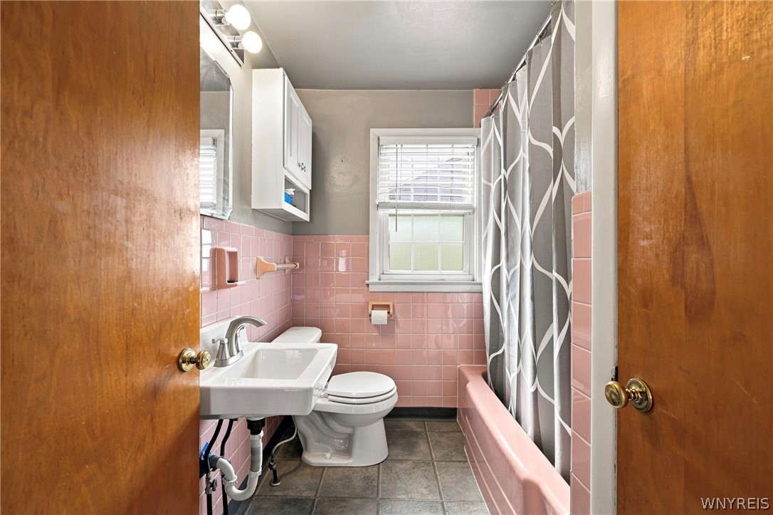 799 Center Road West Seneca, NY 14224 - Photo 9 of 19 Gallery Image 9