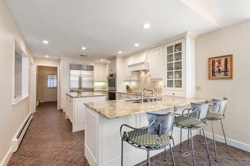 342 Linden Street Wellesley, MA 02481 - Photo 11 of 41