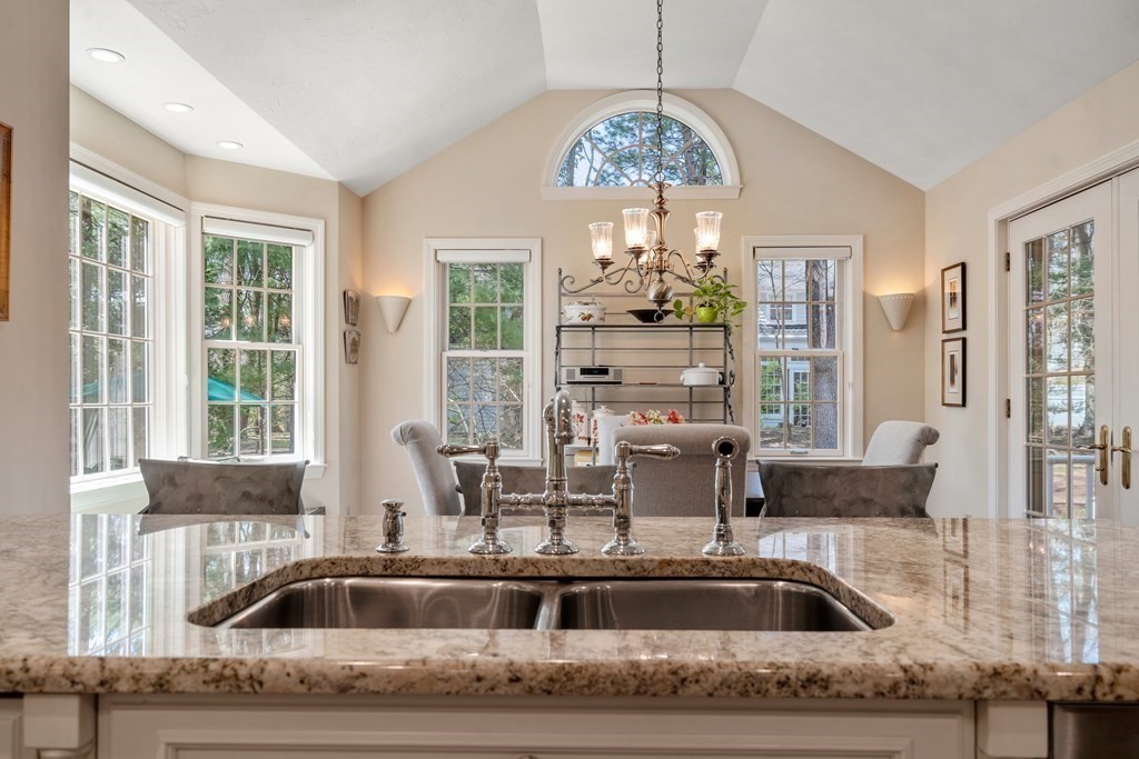 342 Linden Street Wellesley, MA 02481 - Photo 13 of 41