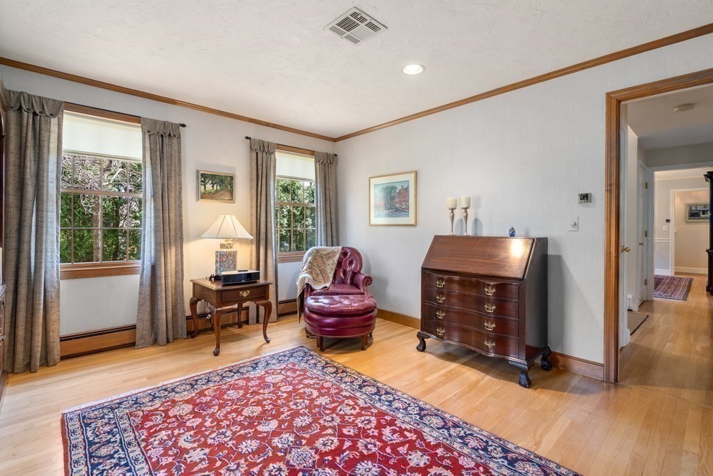 342 Linden Street Wellesley, MA 02481 - Photo 16 of 41