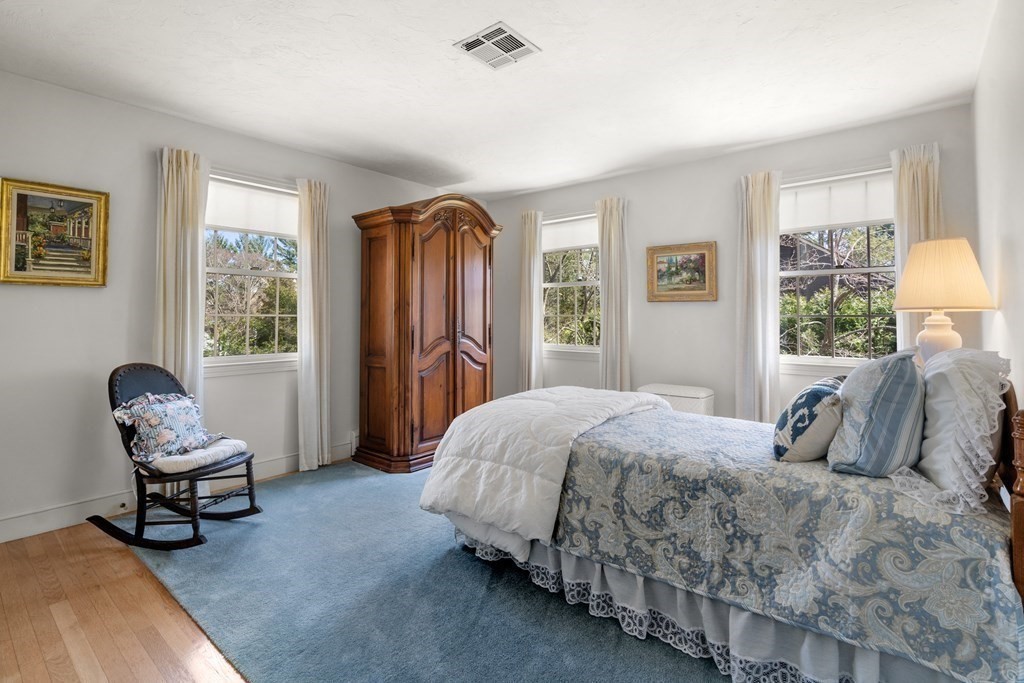 342 Linden Street Wellesley, MA 02481 - Photo 26 of 41