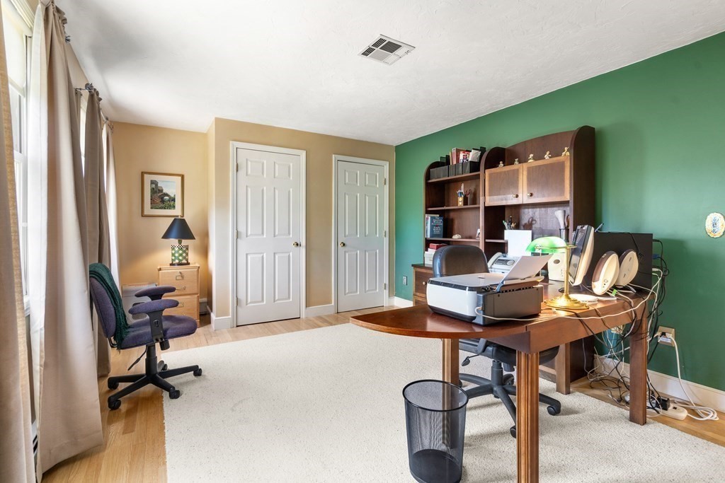 342 Linden Street Wellesley, MA 02481 - Photo 27 of 41