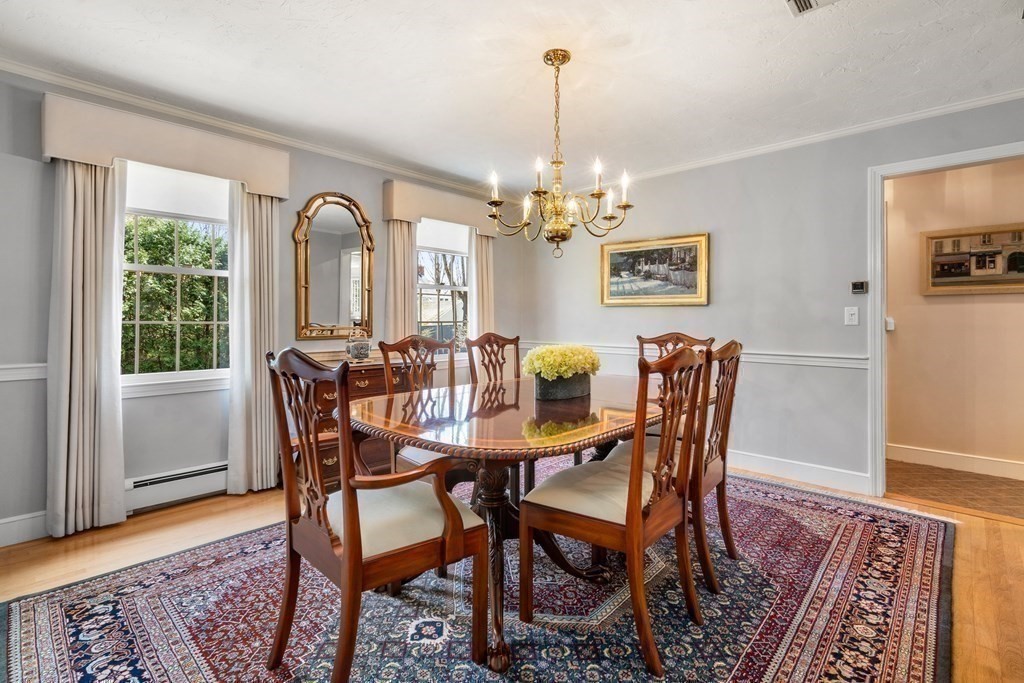 342 Linden Street Wellesley, MA 02481 - Photo 5 of 41