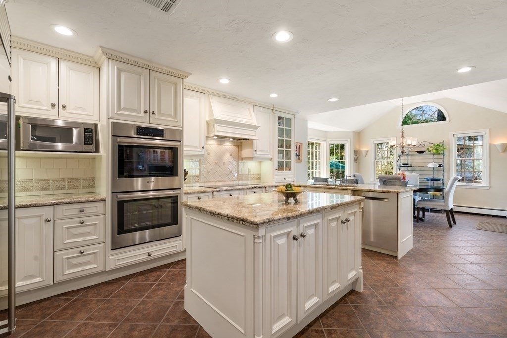 342 Linden Street Wellesley, MA 02481 - Photo 10 of 41