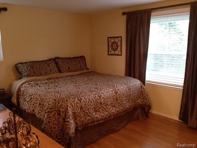 11215 Buno Road Brighton, MI 48114 - Photo 14 of 37 Master Bedroom