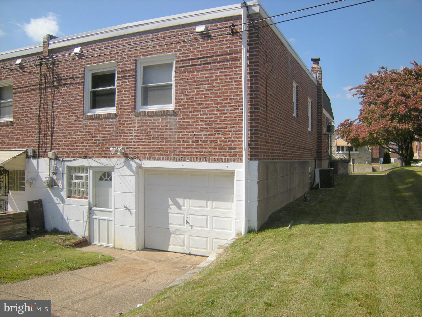 8807 Blue Grass Road Philadelphia, PA 19152 - Photo 3 of 25 Exterior Back