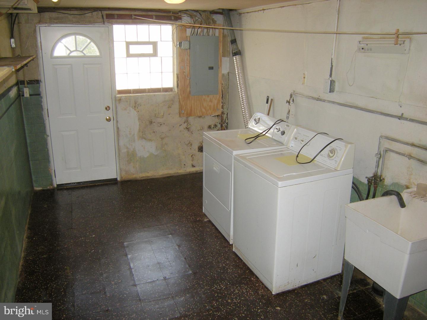 8807 Blue Grass Road Philadelphia, PA 19152 - Photo 22 of 25 Laundry Room