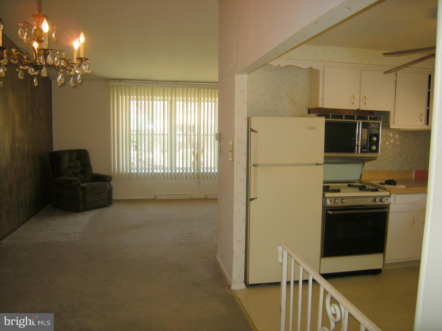 8807 Blue Grass Road Philadelphia, PA 19152 - Photo 8 of 25 Dining Room