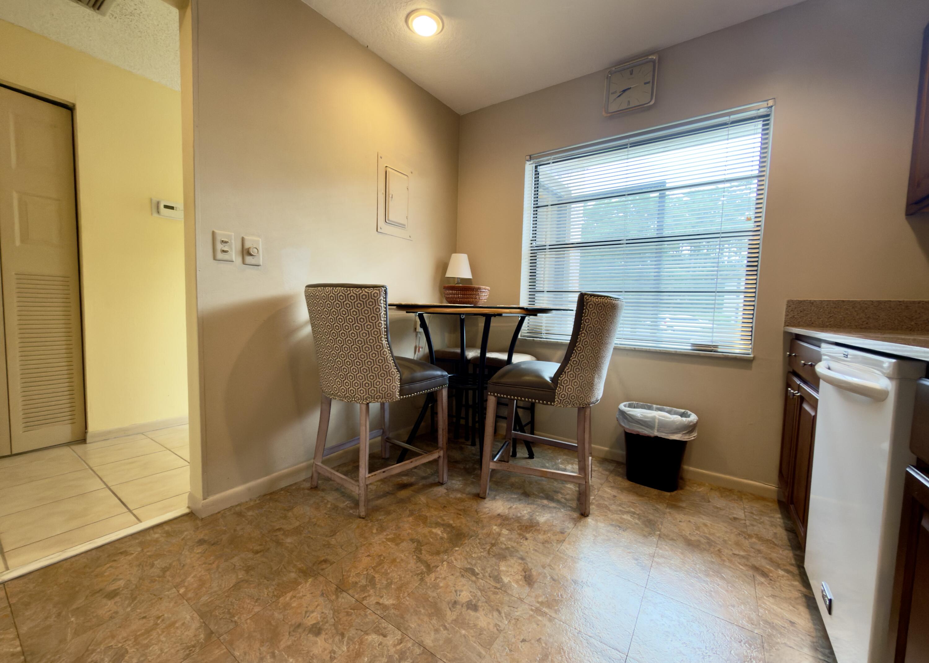 21338 Juego Circle, Unit 11G Boca Raton, FL 33433 - Photo 6 of 22 Kitchen4