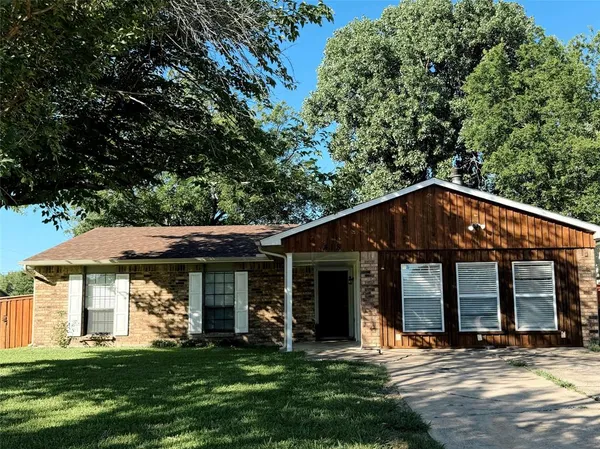 $1,900 | 418 Woodcrest Way, Forney, TX 75126
