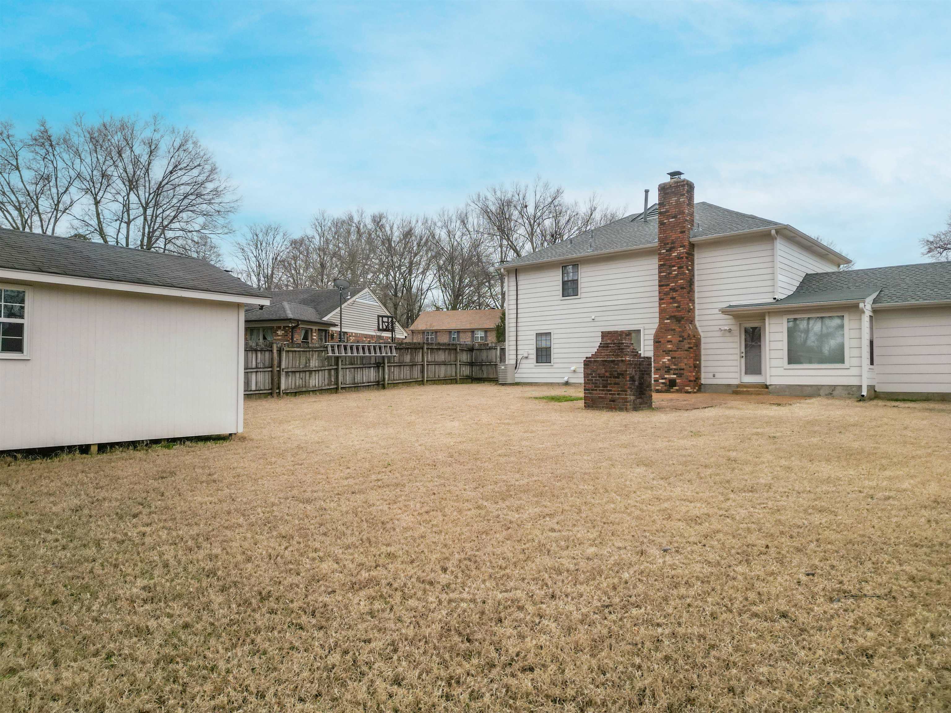 1642 Brierbrook Road Germantown, TN 38138 - Photo 4 of 37 View of yard