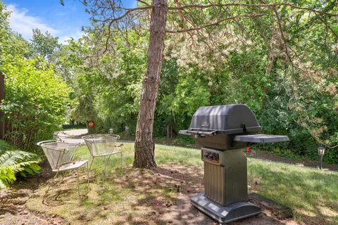 $555,000 | 930 Alpine Drive, Unit PP2, Fontana, WI 53125