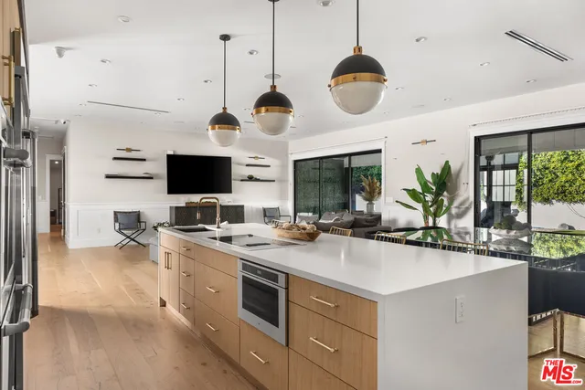 $15,900 | 13339 Margate Street, Van Nuys, CA 91401