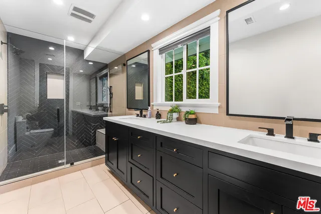 $15,900 | 13339 Margate Street, Van Nuys, CA 91401