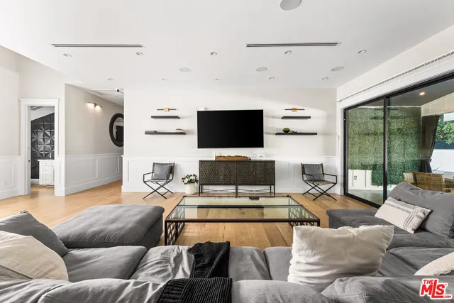 $15,900 | 13339 Margate Street, Van Nuys, CA 91401