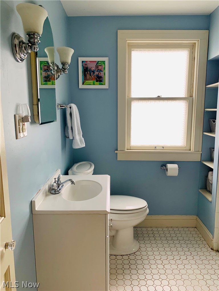 1337 Avondale Road Cleveland, OH 44121 - Photo 20 of 31