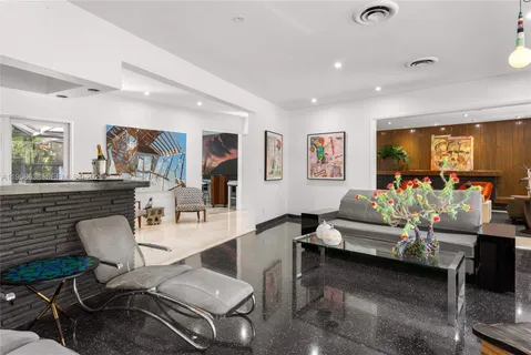 $4,140,000 | 5600 North Bayshore Drive, Miami, FL 33137