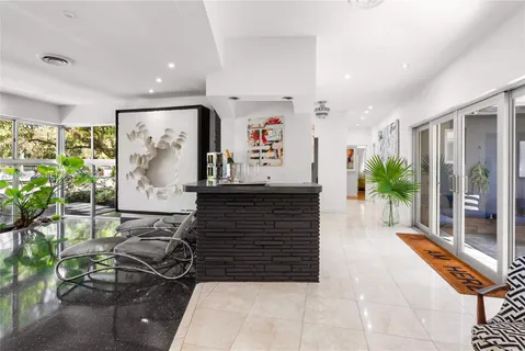 $4,140,000 | 5600 North Bayshore Drive, Miami, FL 33137