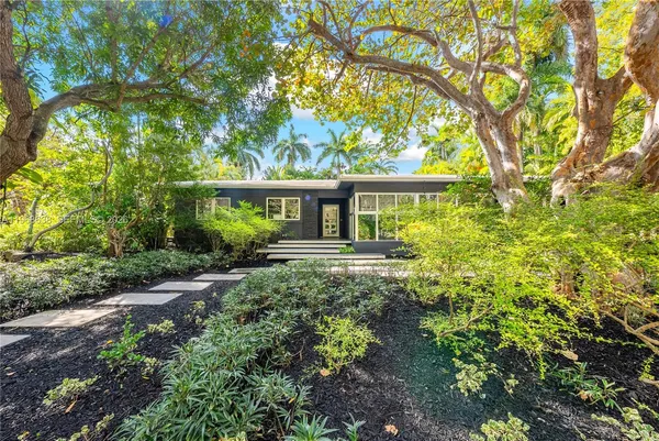 $3,960,000 | 5600 North Bayshore Drive, Miami, FL 33137