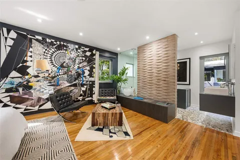 $4,140,000 | 5600 North Bayshore Drive, Miami, FL 33137