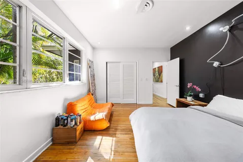 $4,140,000 | 5600 North Bayshore Drive, Miami, FL 33137