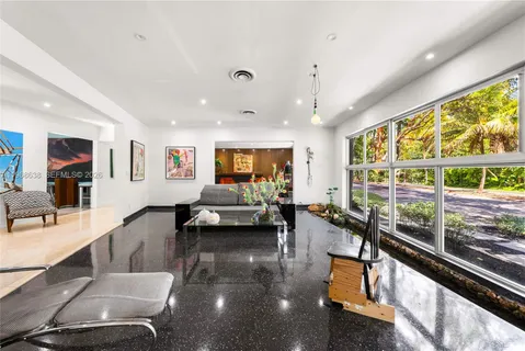 $4,140,000 | 5600 North Bayshore Drive, Miami, FL 33137