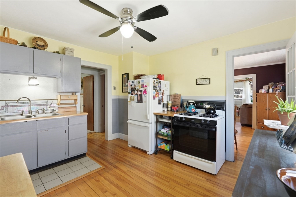 17-19 Howes Street Springfield, MA 01118 - Photo 8 of 42