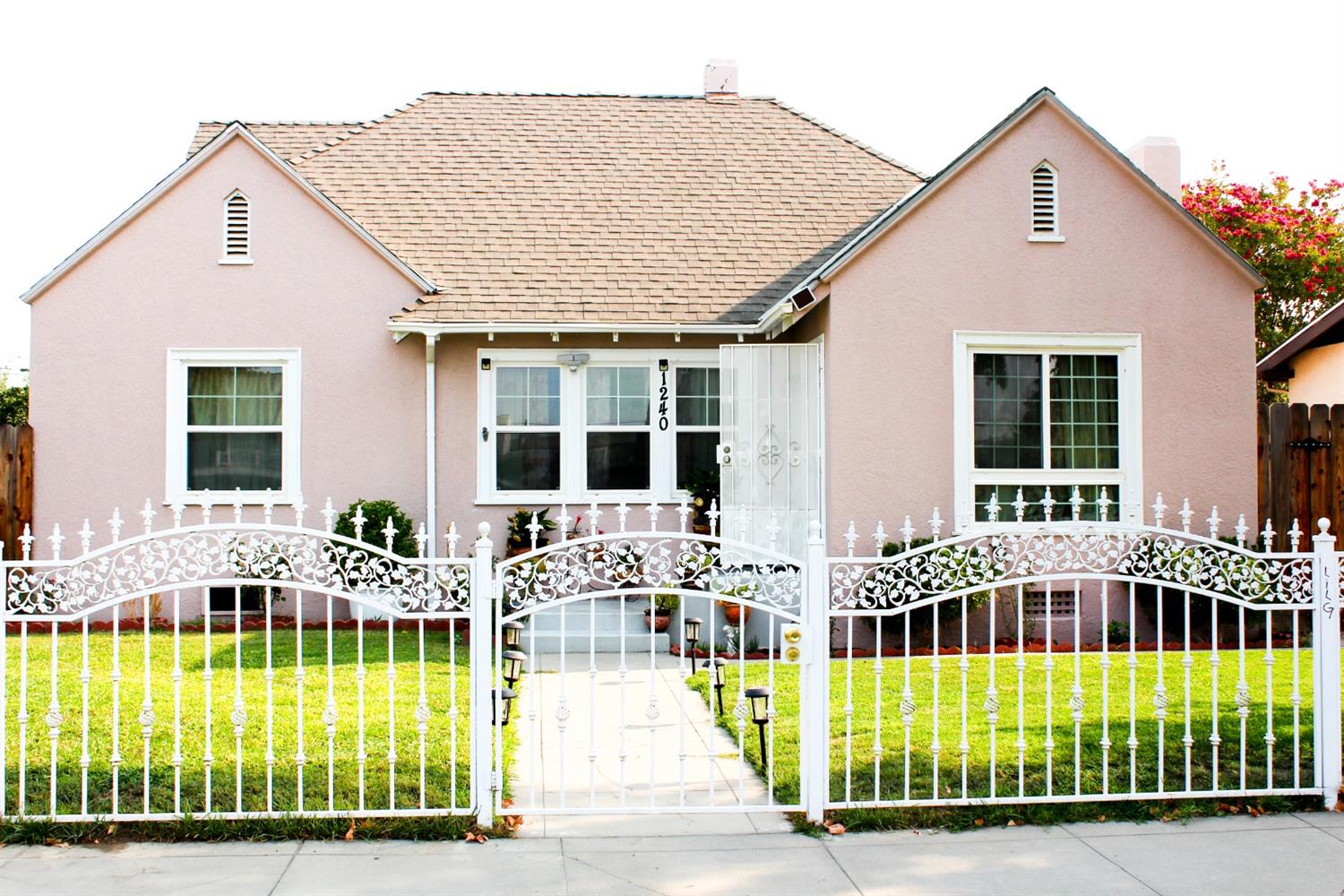1240 F F Reedley, CA 93654 - Photo 1 of 15