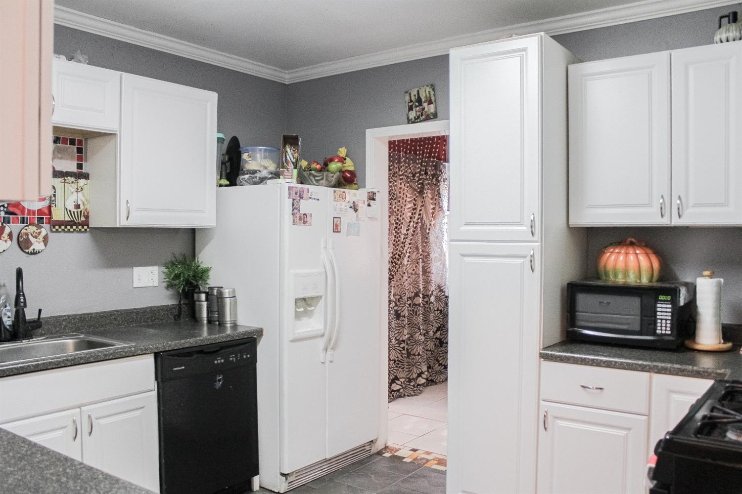 1240 F F Reedley, CA 93654 - Photo 4 of 15