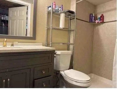 $399,500 | 925 North Walker Lane, Olathe, KS 66061