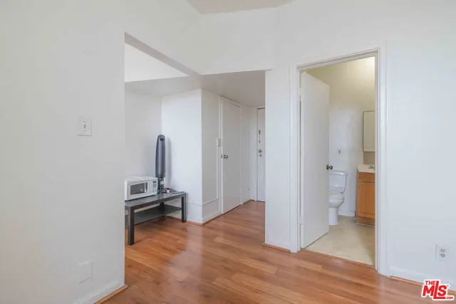 $850 | 2629 West 8th Street, Unit C (320), Los Angeles, CA 90057