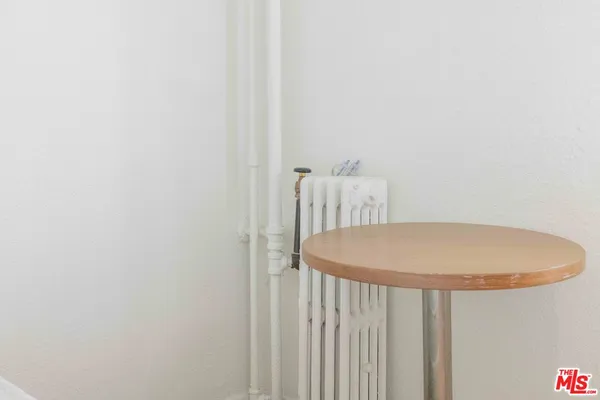 $850 | 2629 West 8th Street, Unit C (320), Los Angeles, CA 90057