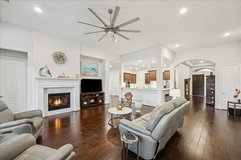 $705,000 | 5014 Creekbend Drive, Fulshear, TX 77441