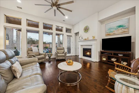 $725,000 | 5014 Creekbend Drive, Houston, TX 77035