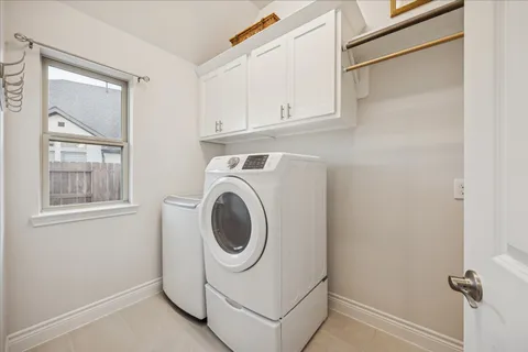 $725,000 | 5014 Creekbend Drive, Houston, TX 77035