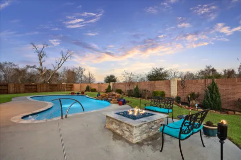 $725,000 | 5014 Creekbend Drive, Houston, TX 77035