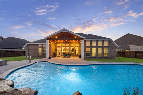 $705,000 | 5014 Creekbend Drive, Fulshear, TX 77441