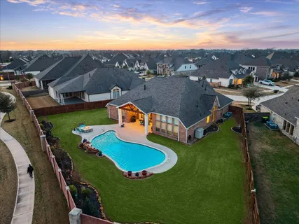 $705,000 | 5014 Creekbend Drive, Fulshear, TX 77441