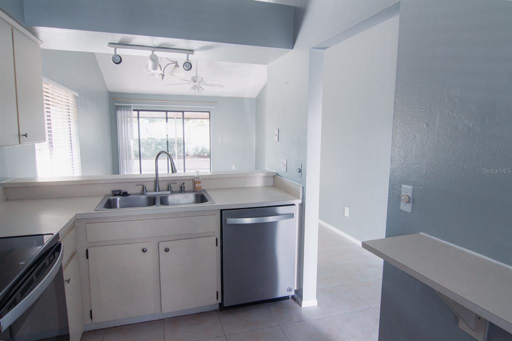 8418 Laurelon Place Temple Terrace, FL 33637 - Photo 13 of 18